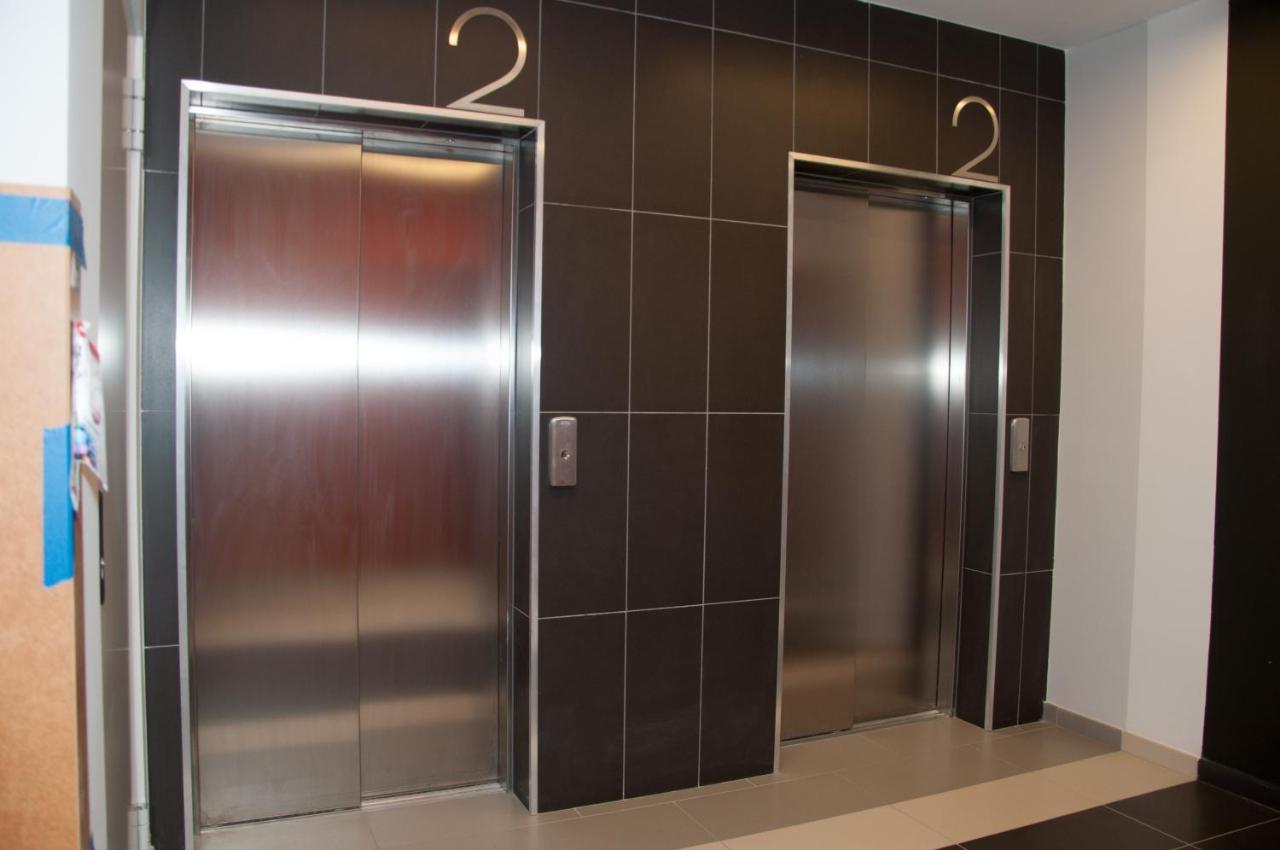 Apartament Cybernetyki Mokotow Варшава Экстерьер фото